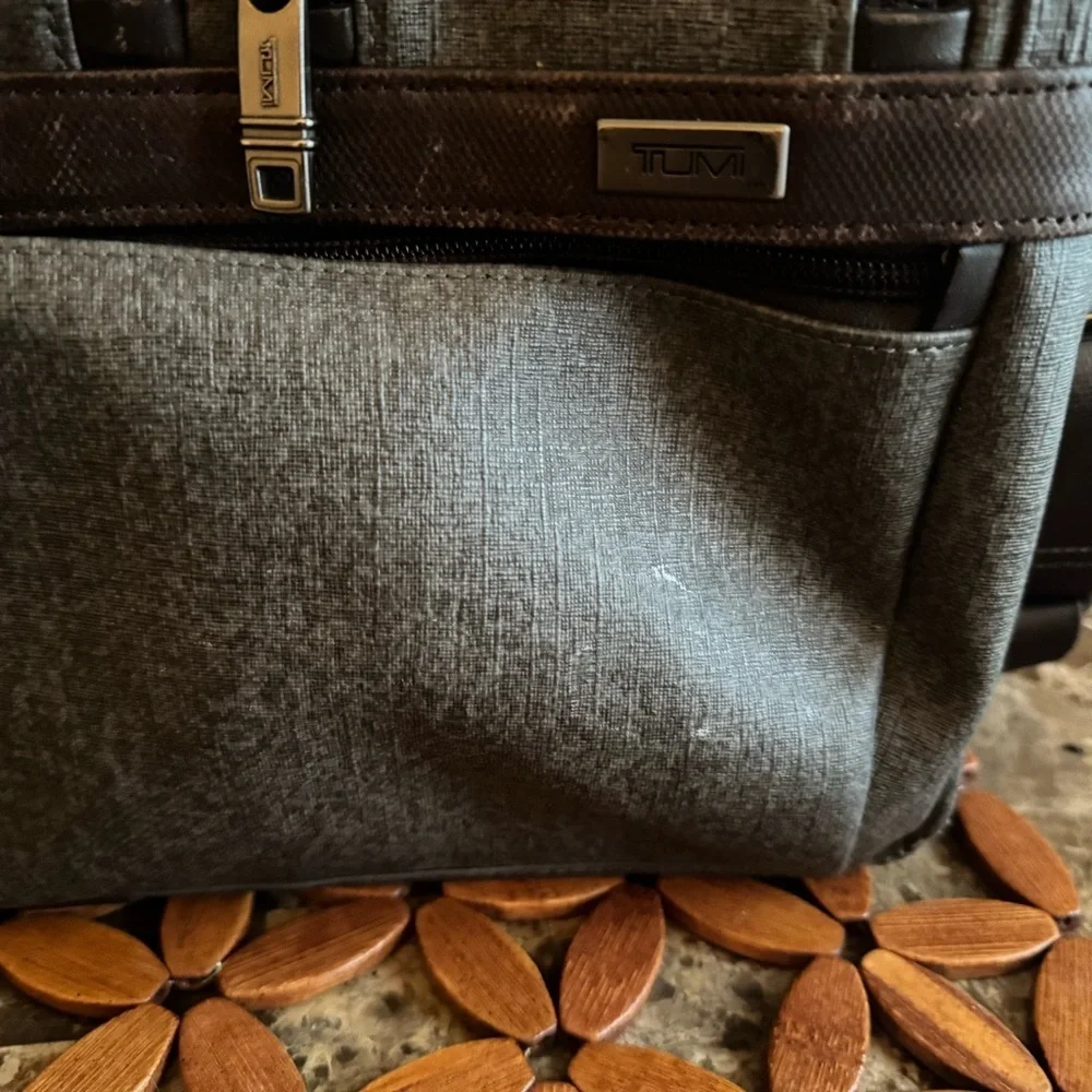 TUMI Alpha 2 Expandable Organizer Computer Brief Laptop Bag – Earl Grey